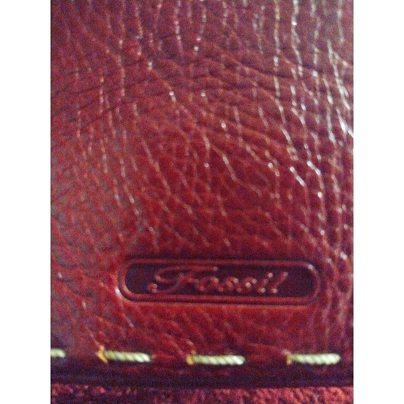 Fossil Wristlet Genuine Leather Coin Holder Style Deep Wine Red Zipper Top - Picture 2 of 8